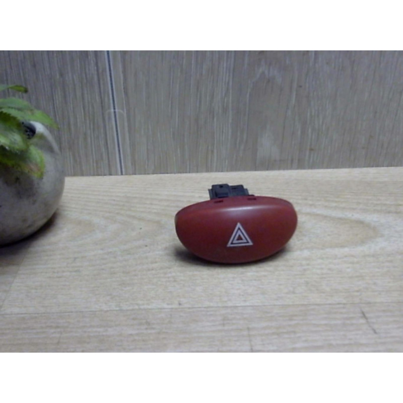Bouton de warning PEUGEOT 206 PHASE 1 d’occasion