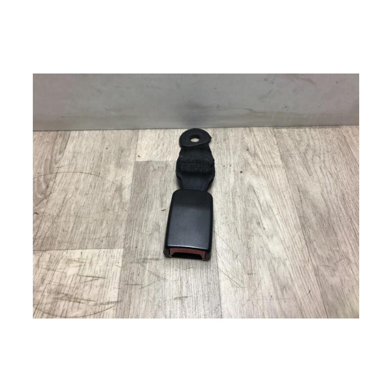 Attache ceinture arriere droit FORD C-MAX 1 PHASE 2 d’occasion