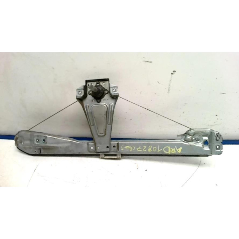 Leve vitre mecanique arriere droit RENAULT CLIO 3 PHASE 1 d’occasion