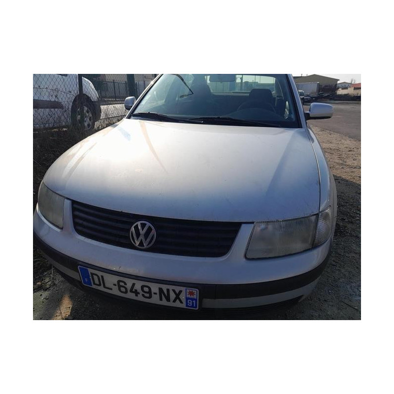 Optique avant principal droit (feux)(phare) VOLKSWAGEN PASSAT 4 PHASE 1 d’occasion