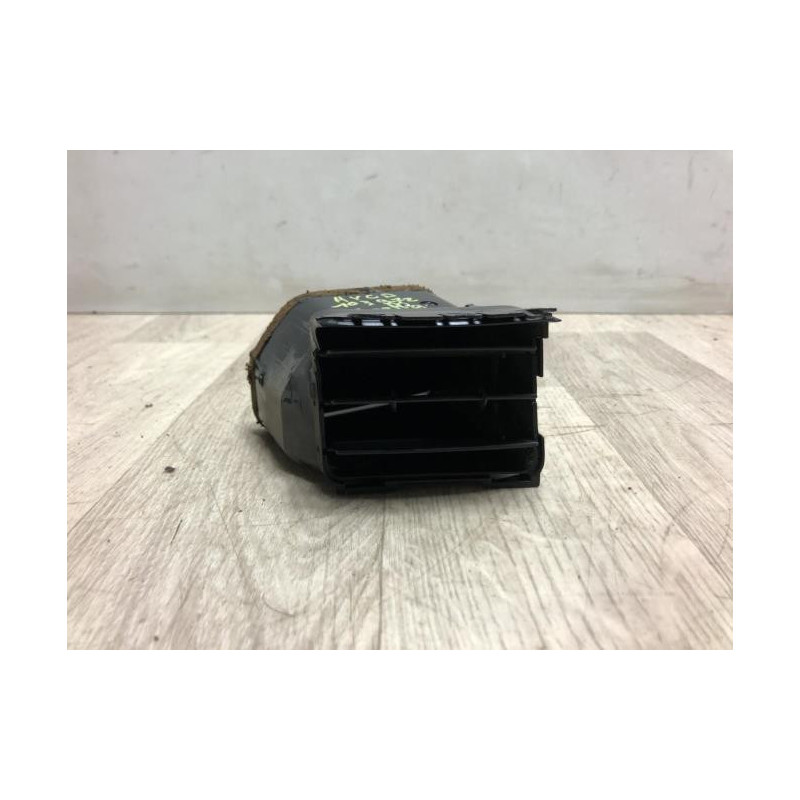 Aerateur tableau de bord TOYOTA COROLLA 10 PHASE 2 d’occasion