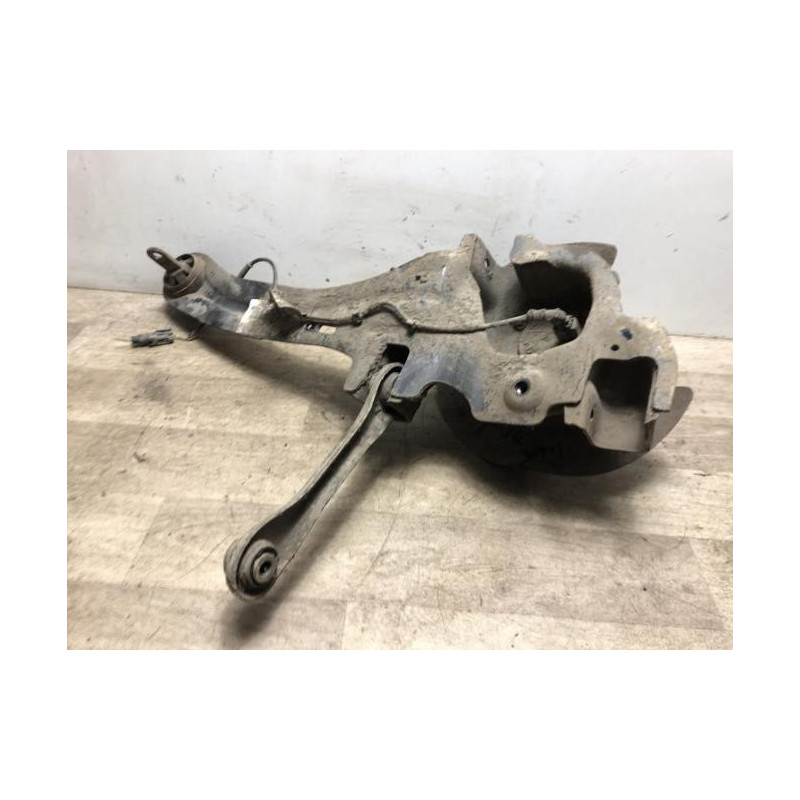 Fusee arriere droit FORD C-MAX 1 PHASE 2 d’occasion