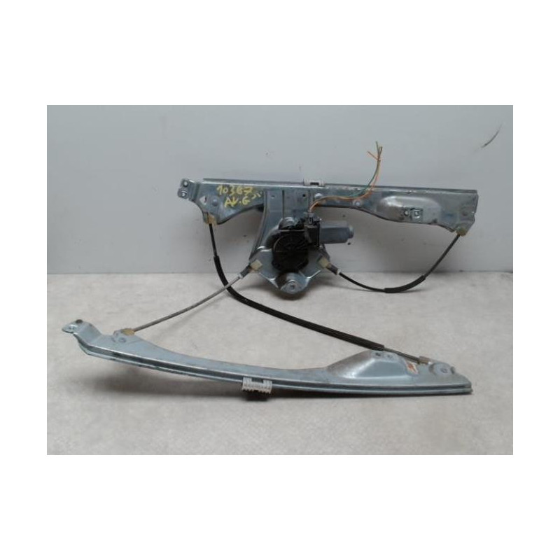 Leve vitre electrique avant gauche RENAULT CLIO 3 PHASE 1 d’occasion