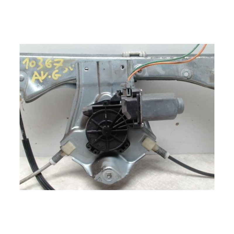 Leve vitre electrique avant gauche RENAULT CLIO 3 PHASE 1 d’occasion
