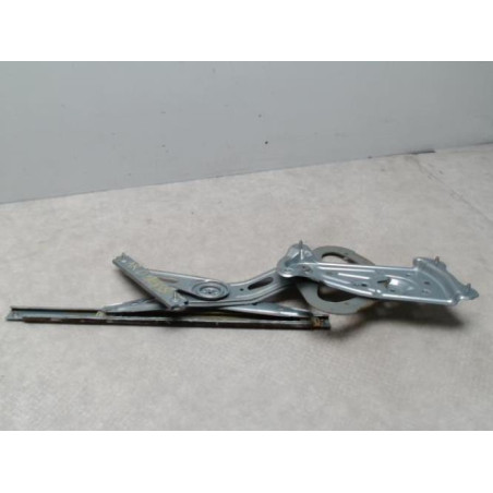 Leve vitre mecanique arriere droit RENAULT SCENIC 3 PHASE 1 d’occasion