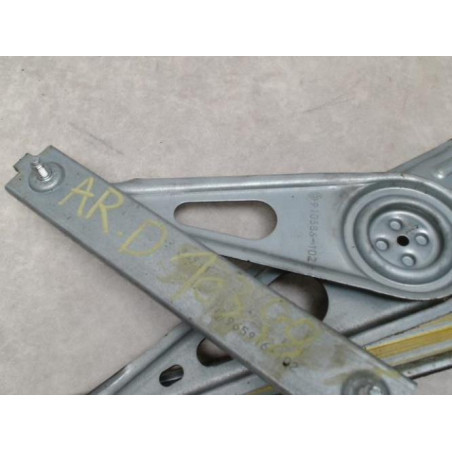 Leve vitre mecanique arriere droit RENAULT SCENIC 3 PHASE 1 d’occasion