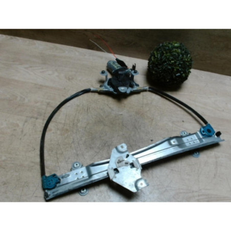 Leve vitre electrique avant gauche RENAULT TWINGO 2 PHASE 1 d’occasion