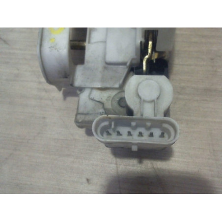 Serrure avant droit FIAT PUNTO 1 PHASE 2 d’occasion