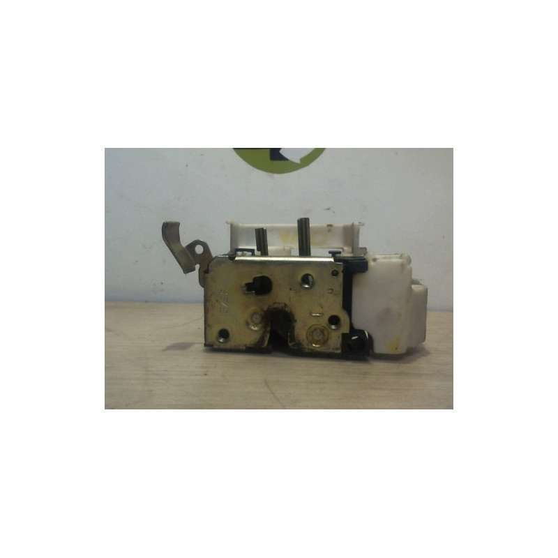 Serrure avant droit FIAT PUNTO 1 PHASE 2 d’occasion