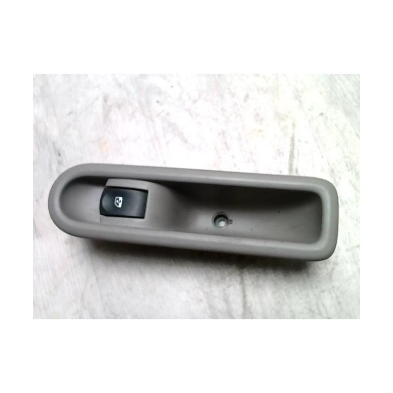 Interrupteur de leve vitre arriere droit RENAULT CLIO 3 PHASE 1 d’occasion