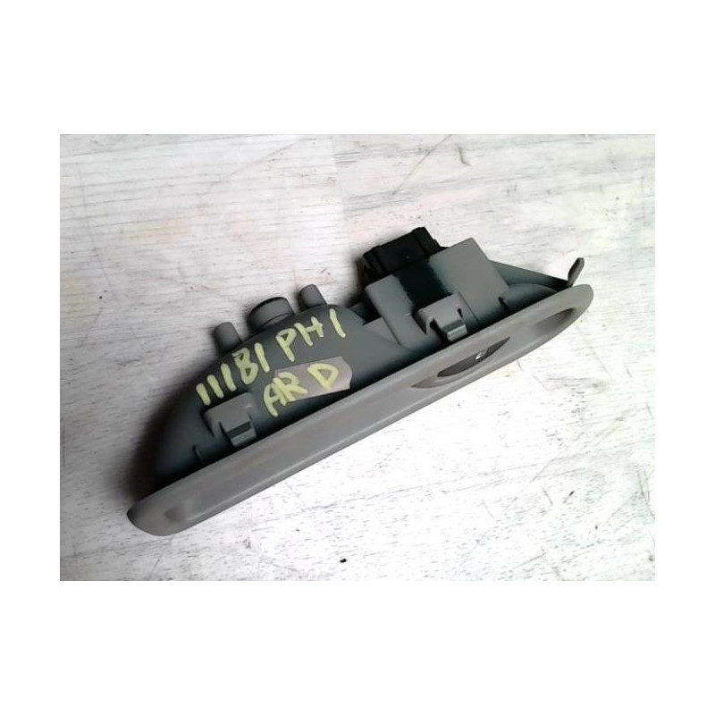 Interrupteur de leve vitre arriere droit RENAULT CLIO 3 PHASE 1 d’occasion