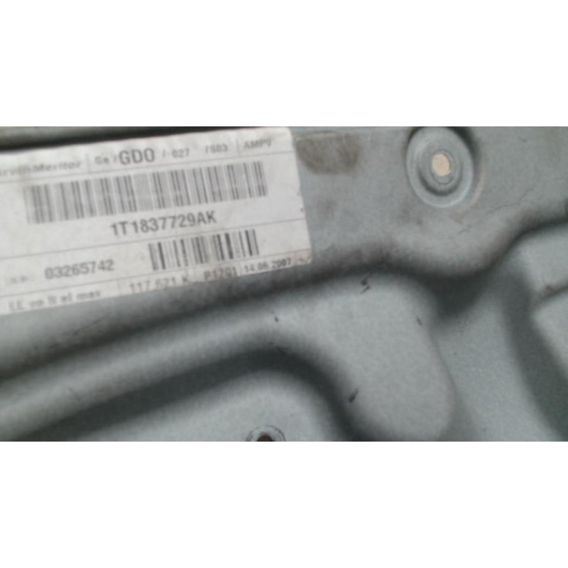 Leve vitre mecanique avant gauche VOLKSWAGEN TOURAN 1 PHASE 2 d’occasion