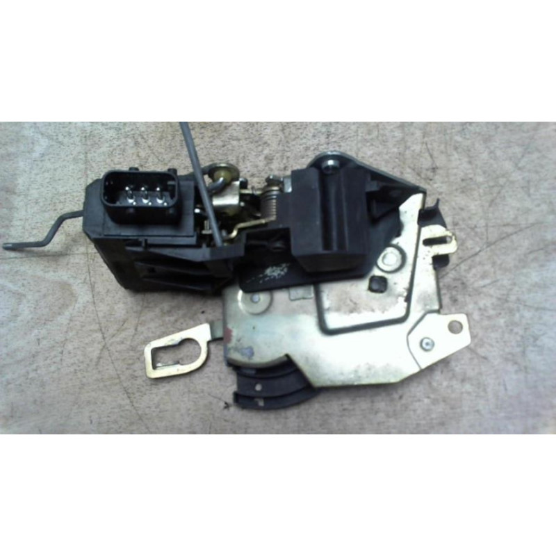 Serrure avant droit BMW SERIE 3 E36 TOURING BREAK d’occasion