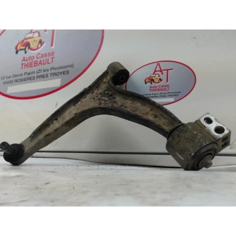 Triangle avant gauche OPEL SIGNUM 2.2 DTI d’occasion