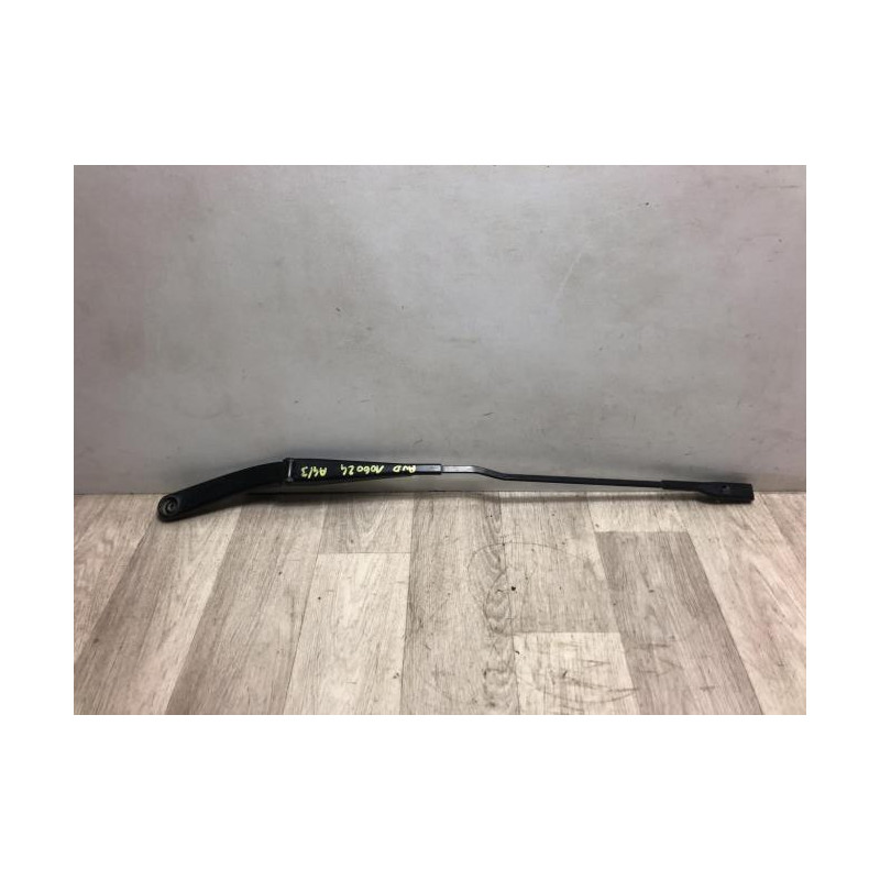 Bras essuie glace avant droit AUDI A4 3 PHASE 1 d’occasion