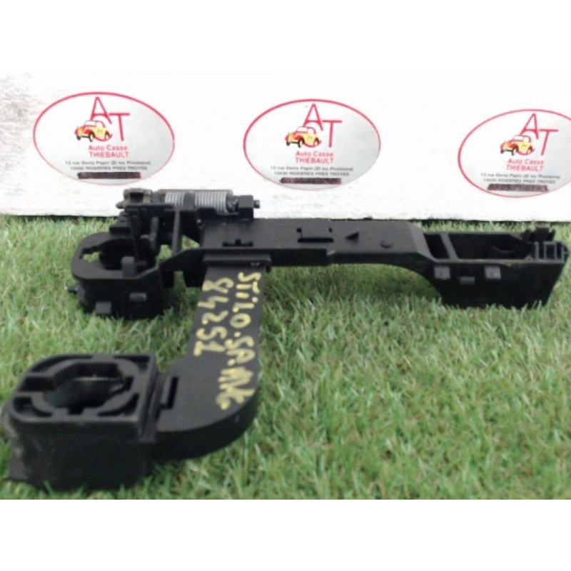 Support poignee porte avant gauche FIAT STILO  BERLINE (192A/B) 1.9 JTD d’occasion