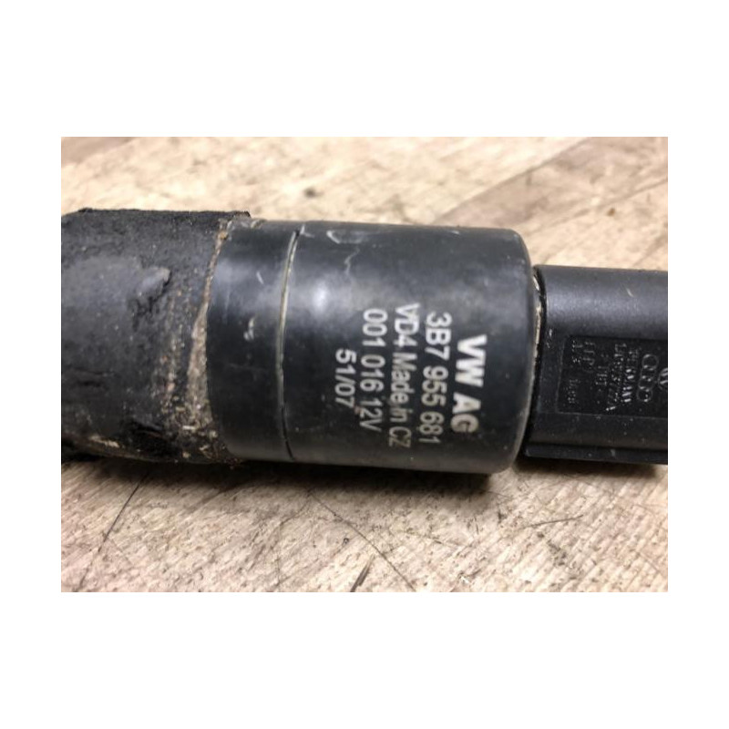 Pompe lave glace avant AUDI A4 3 PHASE 1 d’occasion