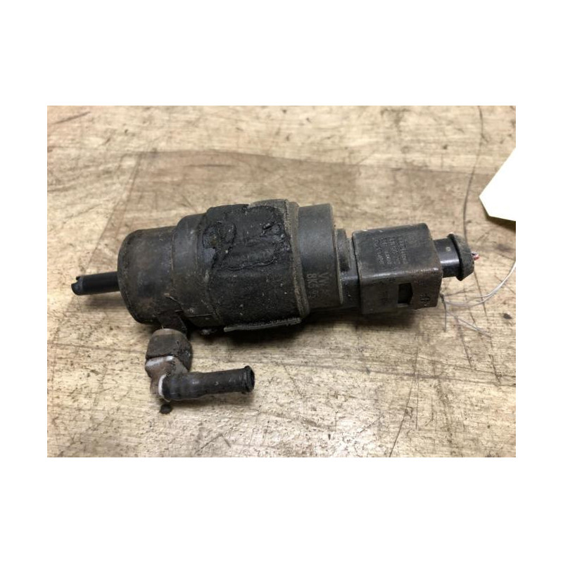 Pompe lave glace avant AUDI A4 3 PHASE 1 d’occasion
