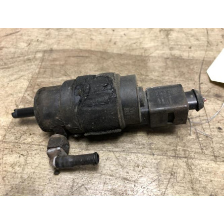 Pompe lave glace avant AUDI A4 3 PHASE 1 d’occasion
