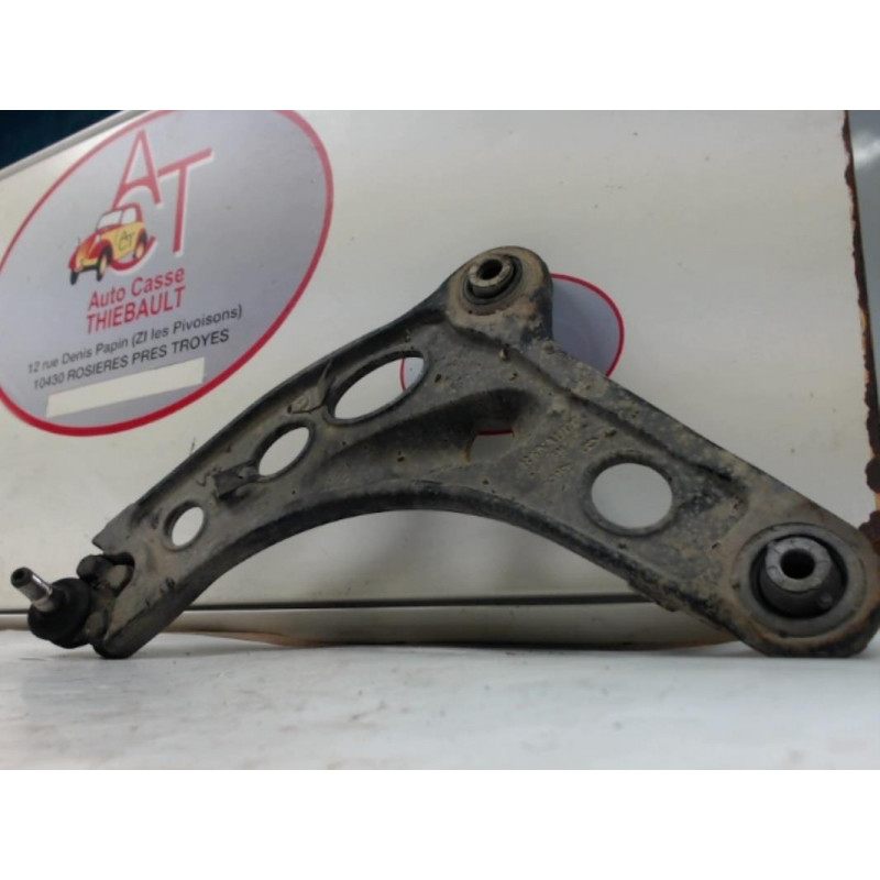 Triangle avant gauche OPEL VIVARO I FOURGON CABINE APPROFONDIE d’occasion