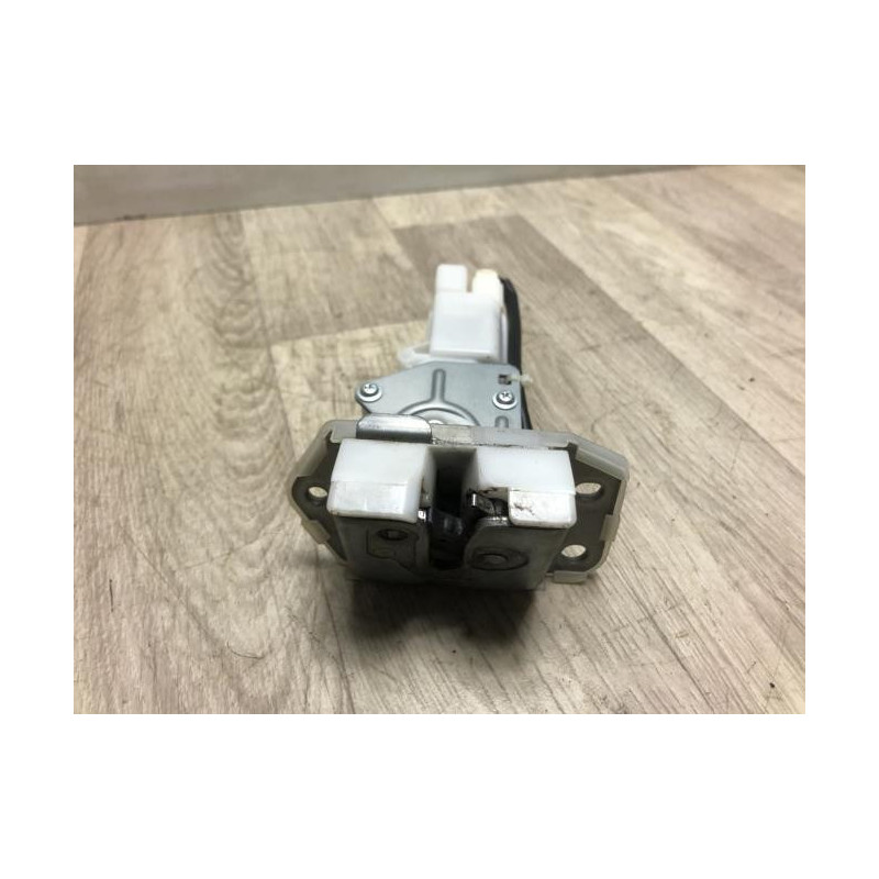 Serrure de coffre SUZUKI SWIFT 3 d’occasion