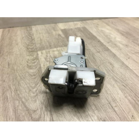 Serrure de coffre SUZUKI SWIFT 3 d’occasion