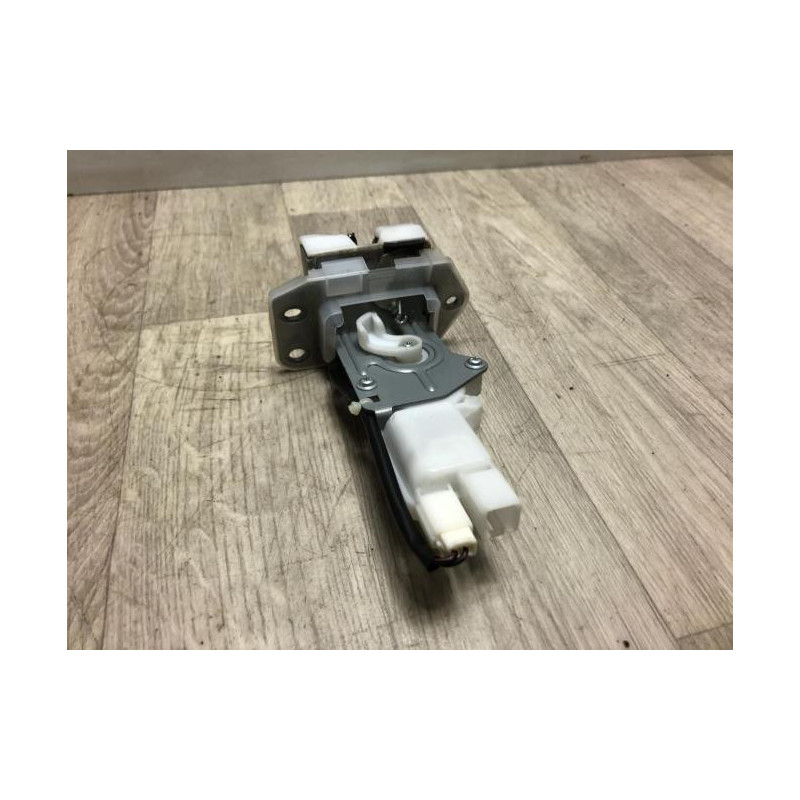 Serrure de coffre SUZUKI SWIFT 3 d’occasion