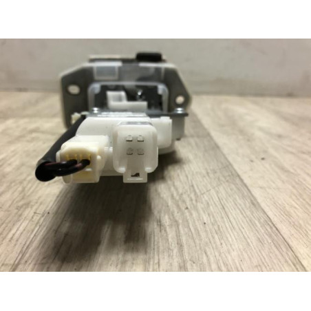 Serrure de coffre SUZUKI SWIFT 3 d’occasion