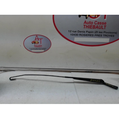 Bras essuie glace avant droit VOLKSWAGEN BORA 4P (1J2) 1.6 d’occasion