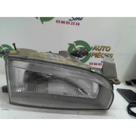 Optique avant principal droit (feux)(phare) TOYOTA COROLLA 7 d’occasion