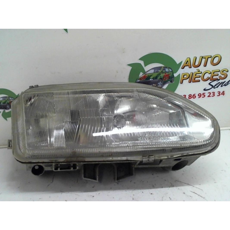 Optique avant principal droit (feux)(phare) RENAULT SAFRANE PHASE 1 d’occasion