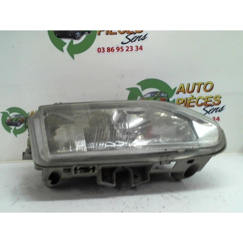 Optique avant principal droit (feux)(phare) RENAULT SAFRANE PHASE 1 d’occasion