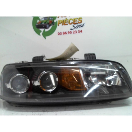 Optique avant principal droit (feux)(phare) FIAT PUNTO 2 PHASE 1 d’occasion