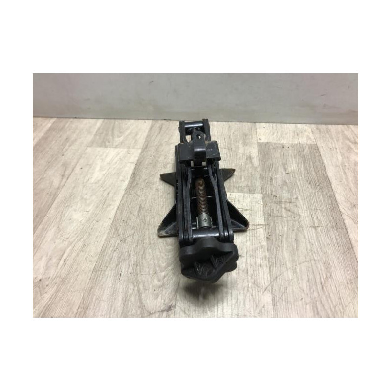 Cric RENAULT CLIO 2 PHASE 1 d’occasion