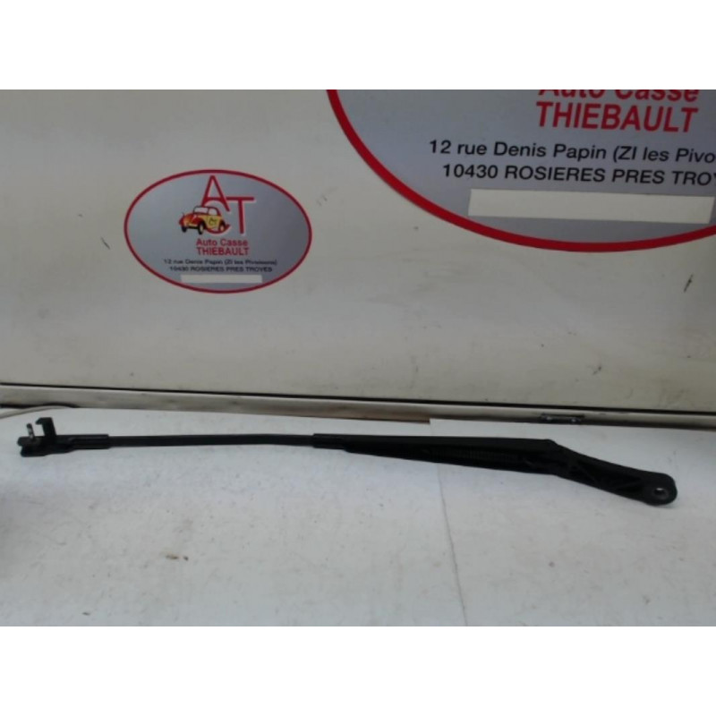 Bras essuie glace avant droit VOLKSWAGEN  d’occasion