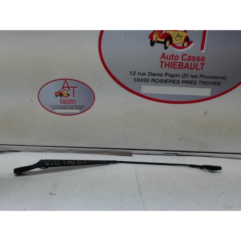 Bras essuie glace avant droit VOLKSWAGEN POLO IV (9N3) PHASE 2 d’occasion
