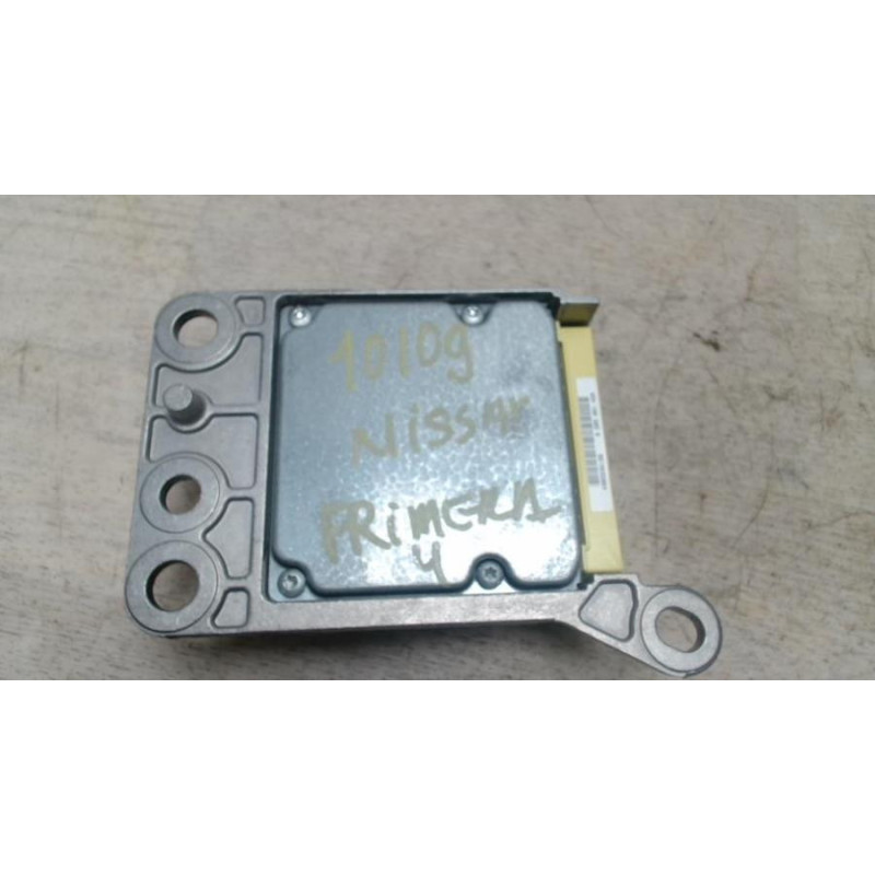Boitier air bag NISSAN PRIMERA 4 d’occasion