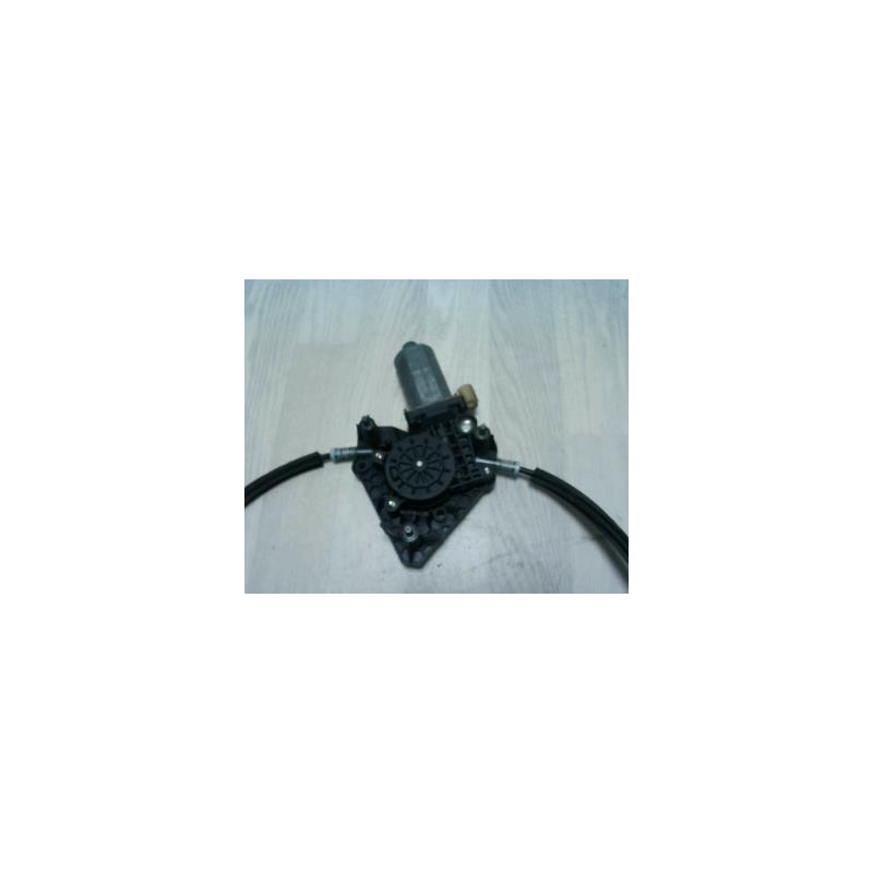 Leve vitre electrique avant droit RENAULT CLIO 2 PHASE 1 d’occasion