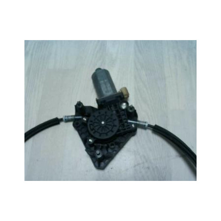 Leve vitre electrique avant droit RENAULT CLIO 2 PHASE 1 d’occasion