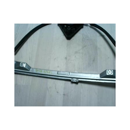 Leve vitre electrique avant droit RENAULT CLIO 2 PHASE 1 d’occasion