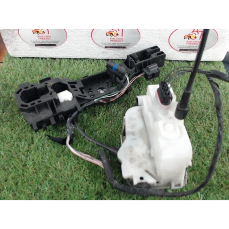 Serrure avant droit RENAULT SCENIC SCEN DCI d’occasion
