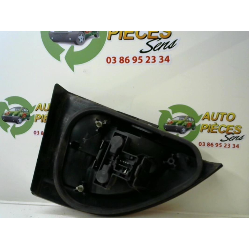 Feu arriere secondaire droit (feux) RENAULT MEGANE 1 PHASE 2 d’occasion