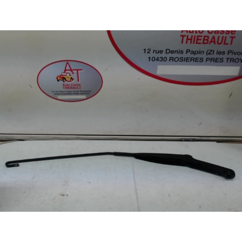 Bras essuie glace avant droit FIAT PANDA 2 BERLINE (169) 1.2 d’occasion