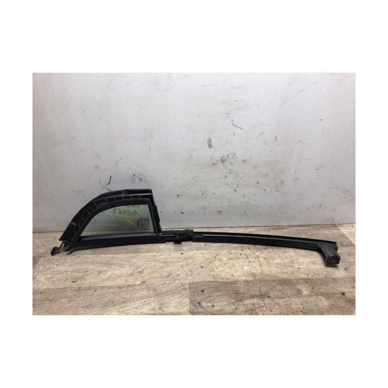 Custode avant gauche (porte) TOYOTA YARIS 2 PHASE 1 d’occasion
