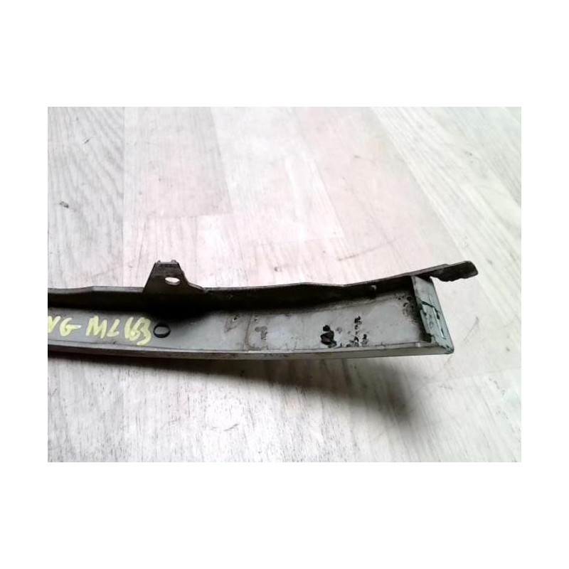 Enjoliveur moustache optique avant gauche MERCEDES CLASSE M 163 PHASE 1 d’occasion
