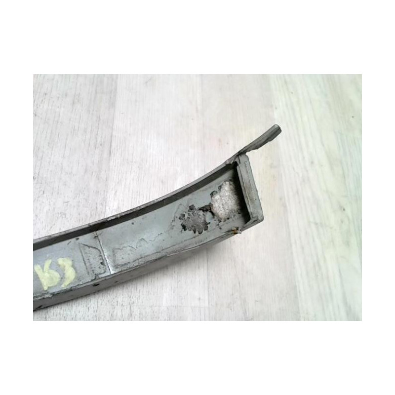 Enjoliveur moustache optique avant droit MERCEDES CLASSE M 163 PHASE 1 d’occasion