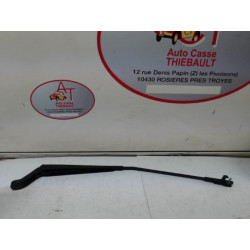 Bras essuie glace avant gauche PEUGEOT 407  BERLINE (6D) HDI d’occasion