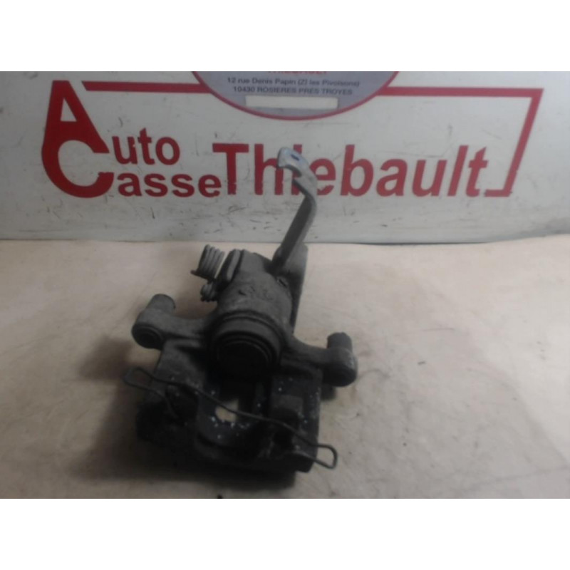 Etrier arriere droit (freinage) NISSAN PRIMERA I d’occasion
