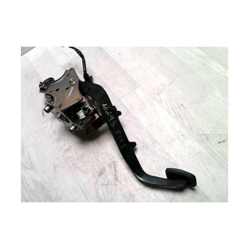Pedalier de frein TOYOTA COROLLA VERSO 2 PHASE 1 d’occasion