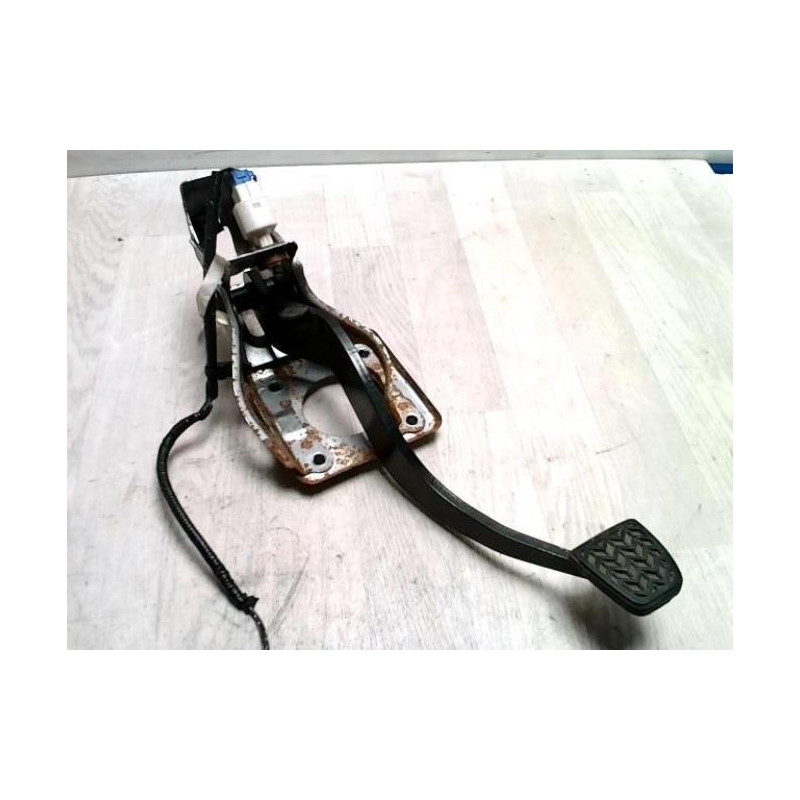 Pedalier d'embrayage TOYOTA COROLLA VERSO 2 PHASE 1 d’occasion